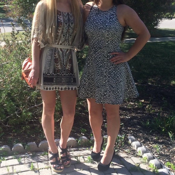 Women’s / Girls Abercrombie Dress - Picture 4 of 4